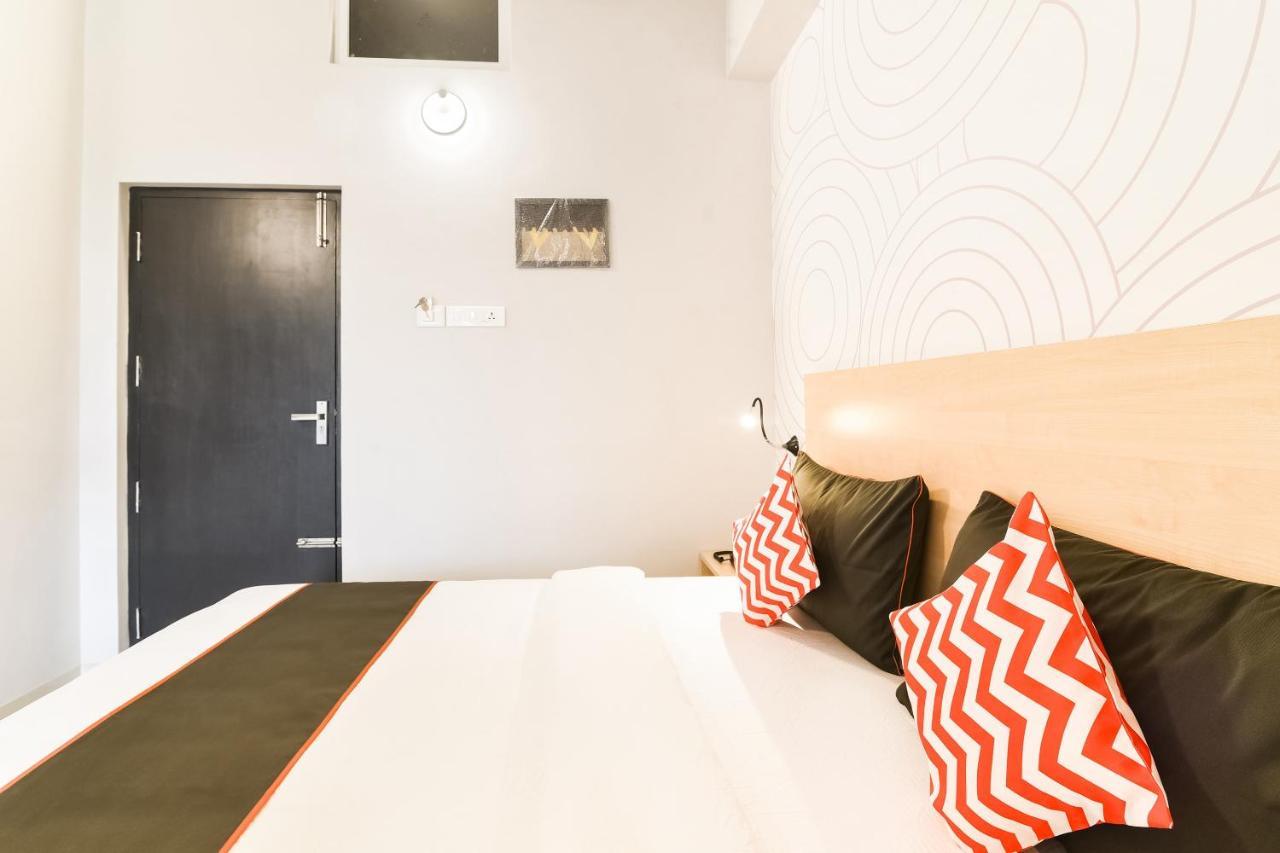 Collection O 39727 Tidel Park Hotell Pilamedu Exteriör bild